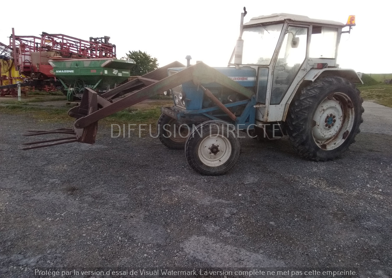 FORD TRACTEUR AGRICOLE 5000 SUPER MAJOR - Трактор: снимка 3 FORD TRACTEUR AGRICOLE 5000 SUPER MAJOR - Трактор: снимка 3