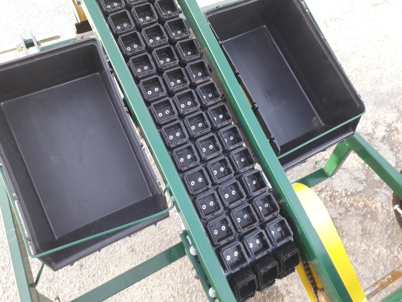GARMACH Planteuse Ail-Oignon-Echalote MGP - Картофосадачка: снимка 4 GARMACH Planteuse Ail-Oignon-Echalote MGP - Картофосадачка: снимка 4