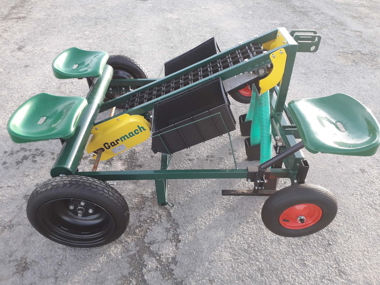 GARMACH Planteuse Ail-Oignon-Echalote MGP - Картофосадачка: снимка 2 GARMACH Planteuse Ail-Oignon-Echalote MGP - Картофосадачка: снимка 2