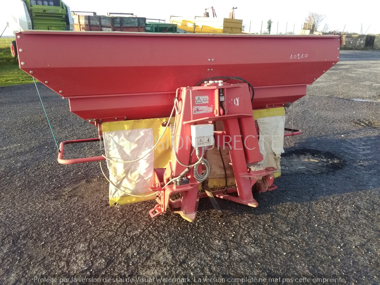 LELY DISTRIBUTEUR D'ENGRAIS CENTERMATIC PESEE - Тороразпръсквачка: снимка 2 LELY DISTRIBUTEUR D'ENGRAIS CENTERMATIC PESEE - Тороразпръсквачка: снимка 2