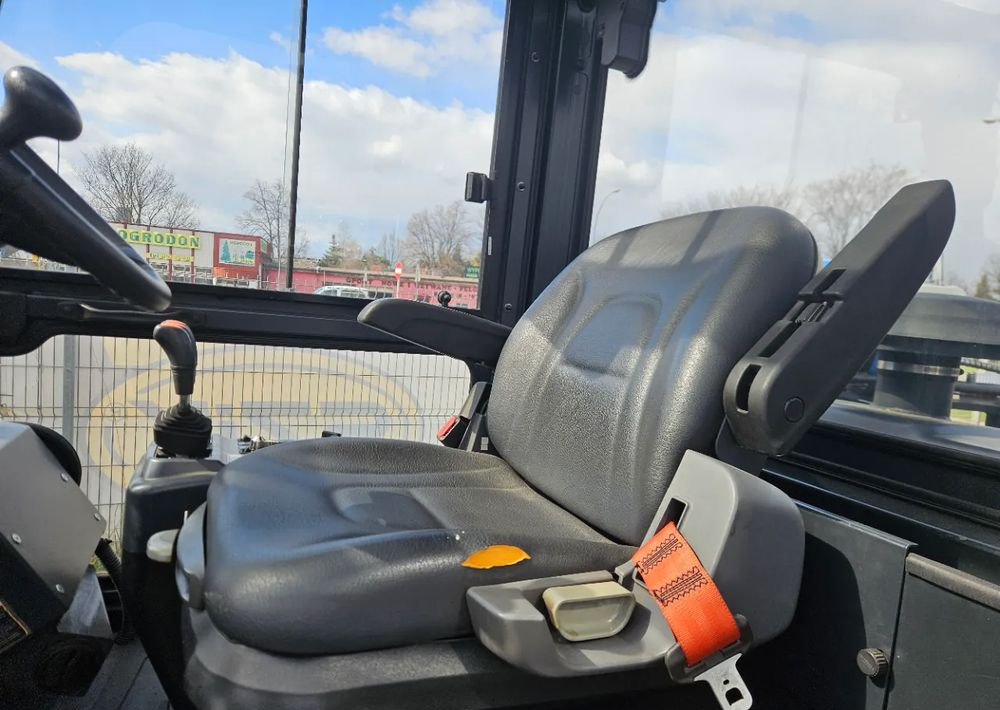 Doosan G60S-7 - Газокар: снимка 5 Doosan G60S-7 - Газокар: снимка 5