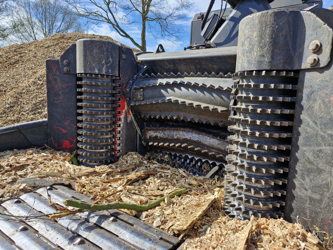 UFKES Greentec 962 Tracked Chipper - Дробилка за дървесина: снимка 3 UFKES Greentec 962 Tracked Chipper - Дробилка за дървесина: снимка 3