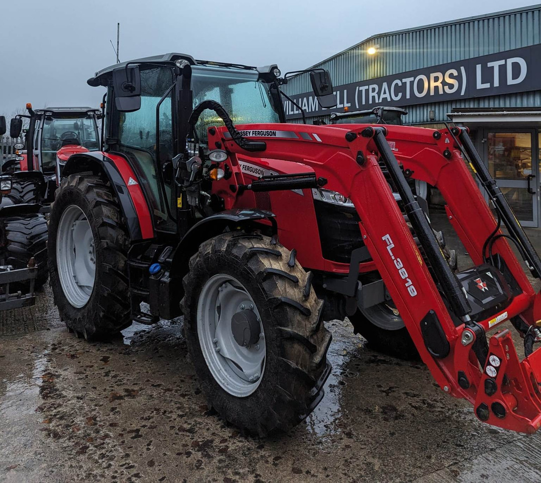 2022 Massey Ferguson 5712M c/w Loader, As New - Трактор: снимка 1 2022 Massey Ferguson 5712M c/w Loader, As New - Трактор: снимка 1