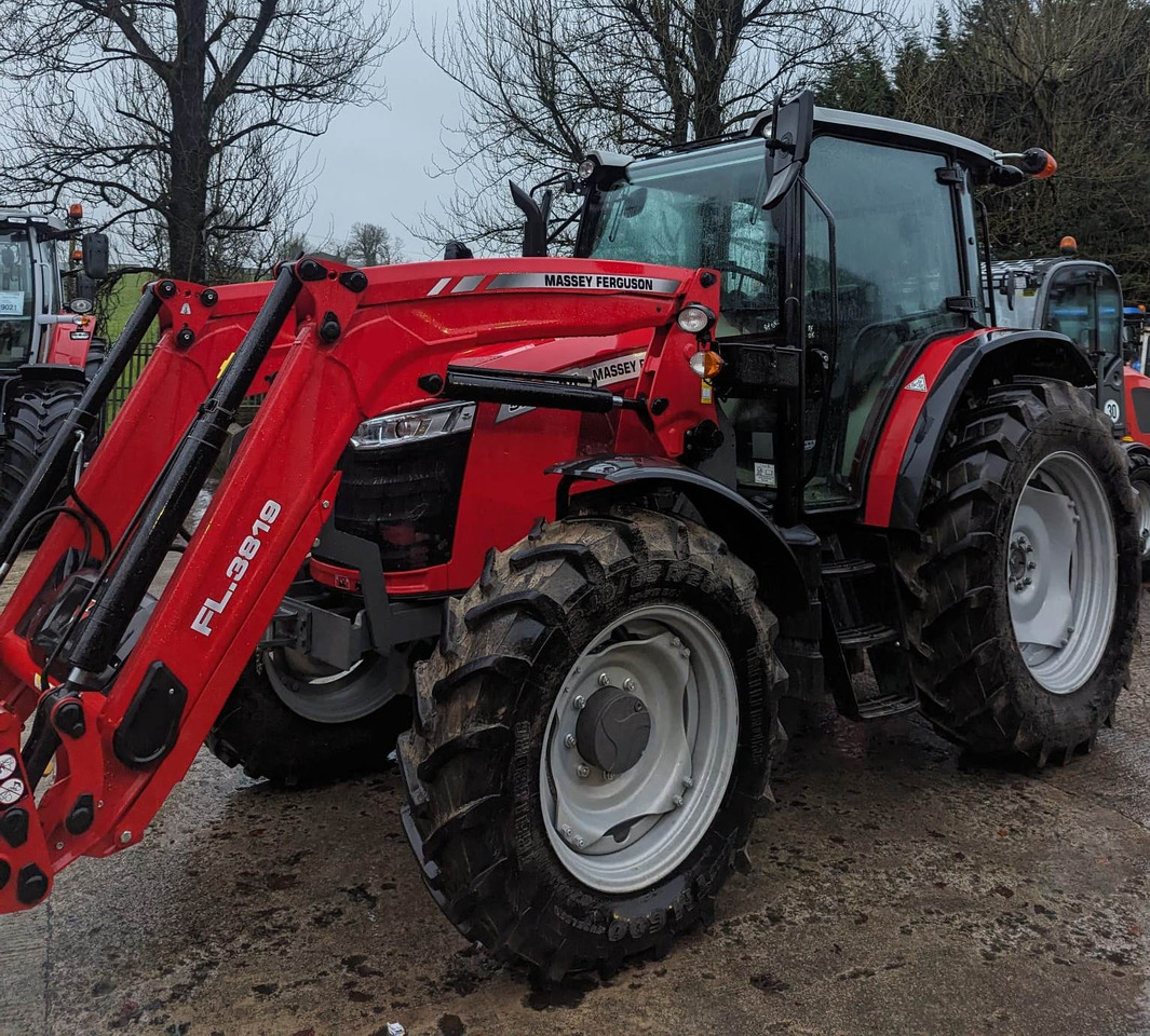 2022 Massey Ferguson 5712M c/w Loader, As New - Трактор: снимка 2 2022 Massey Ferguson 5712M c/w Loader, As New - Трактор: снимка 2