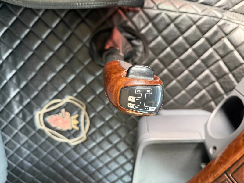 Влекач Scania R560 V8 Manual-Retarder-6x2 TOP NL TRUCK: снимка 14 Влекач Scania R560 V8 Manual-Retarder-6x2 TOP NL TRUCK: снимка 14