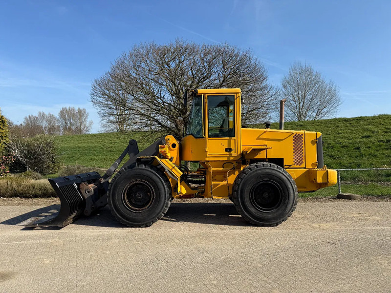 Volvo L70D - Колесен товарач: снимка 2 Volvo L70D - Колесен товарач: снимка 2