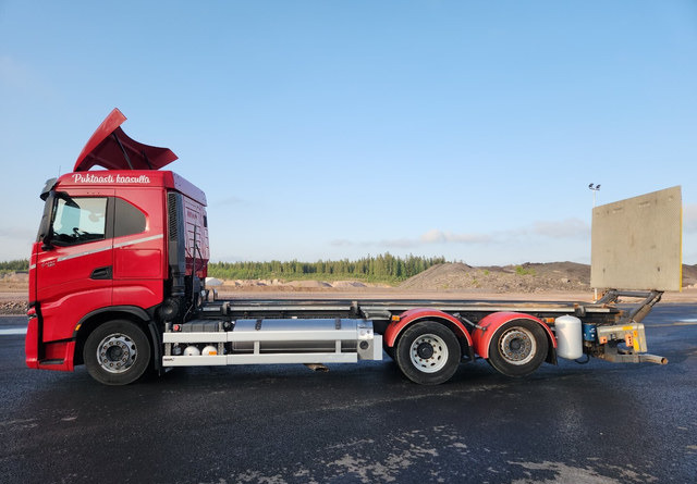 Iveco S-Way 6x2 LNG - Шаси кабина: снимка 2 Iveco S-Way 6x2 LNG - Шаси кабина: снимка 2