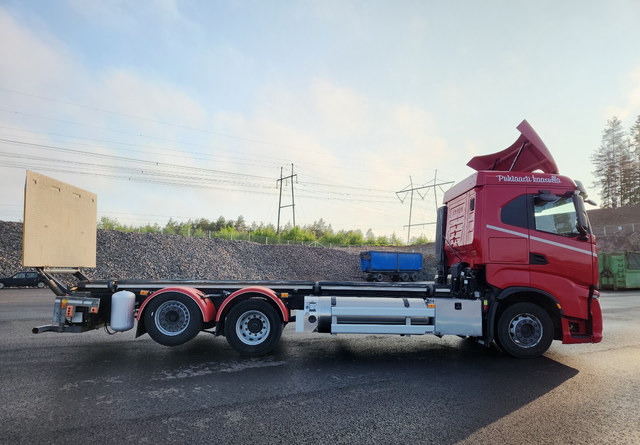 Iveco S-Way 6x2 LNG - Шаси кабина: снимка 5 Iveco S-Way 6x2 LNG - Шаси кабина: снимка 5