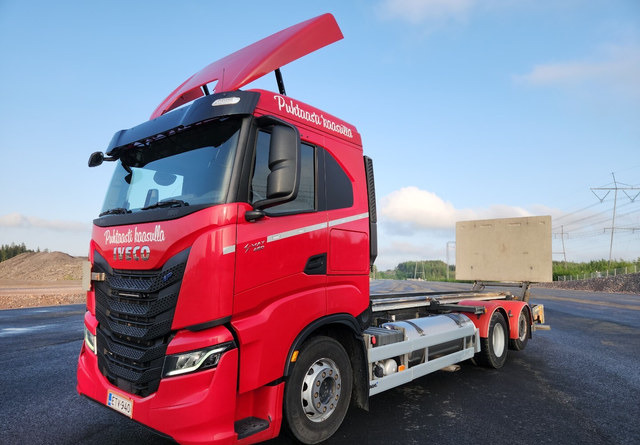 Iveco S-Way 6x2 LNG - Шаси кабина: снимка 1 Iveco S-Way 6x2 LNG - Шаси кабина: снимка 1