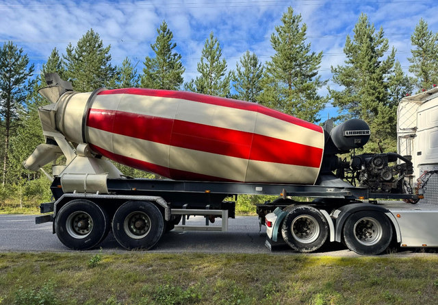 Liebherr12m3 - Полуремарке бетон миксер: снимка 5 Liebherr12m3 - Полуремарке бетон миксер: снимка 5