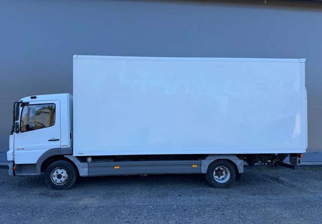 Mercedes-BenzAtego kaappi + perälauta - Камион фургон: снимка 2 Mercedes-BenzAtego kaappi + perälauta - Камион фургон: снимка 2