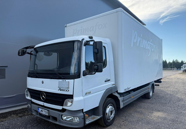 Mercedes-BenzAtego kaappi + perälauta - Камион фургон: снимка 1 Mercedes-BenzAtego kaappi + perälauta - Камион фургон: снимка 1