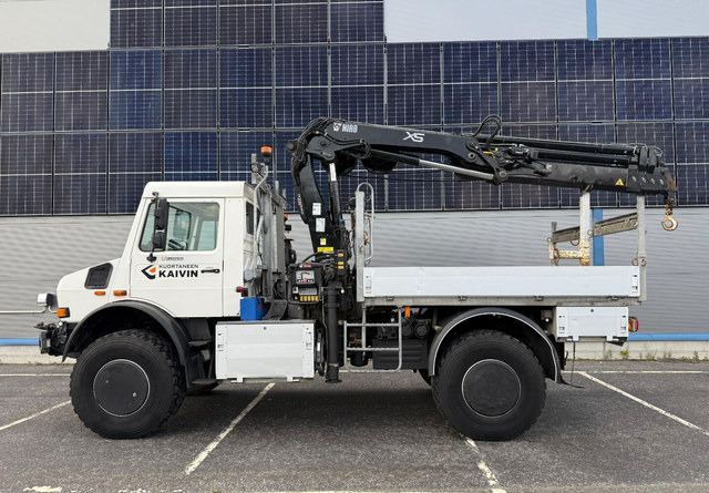 Mercedes-BenzUnimog U5000 + Hiab 099 E-4 - Бордови камион, Камион с кран: снимка 2 Mercedes-BenzUnimog U5000 + Hiab 099 E-4 - Бордови камион, Камион с кран: снимка 2