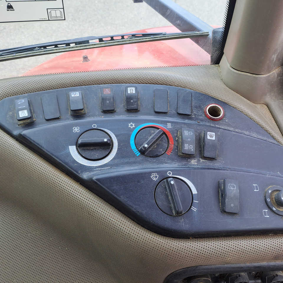 Трактор CASE IH 380 MAGNUM CVX: снимка 11