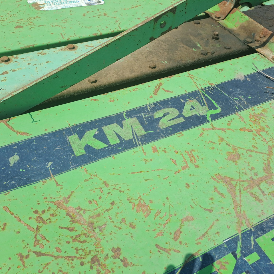 FALCIATRICE DEUTZ-FAHR KM 24 - Косачка: снимка 2 FALCIATRICE DEUTZ-FAHR KM 24 - Косачка: снимка 2