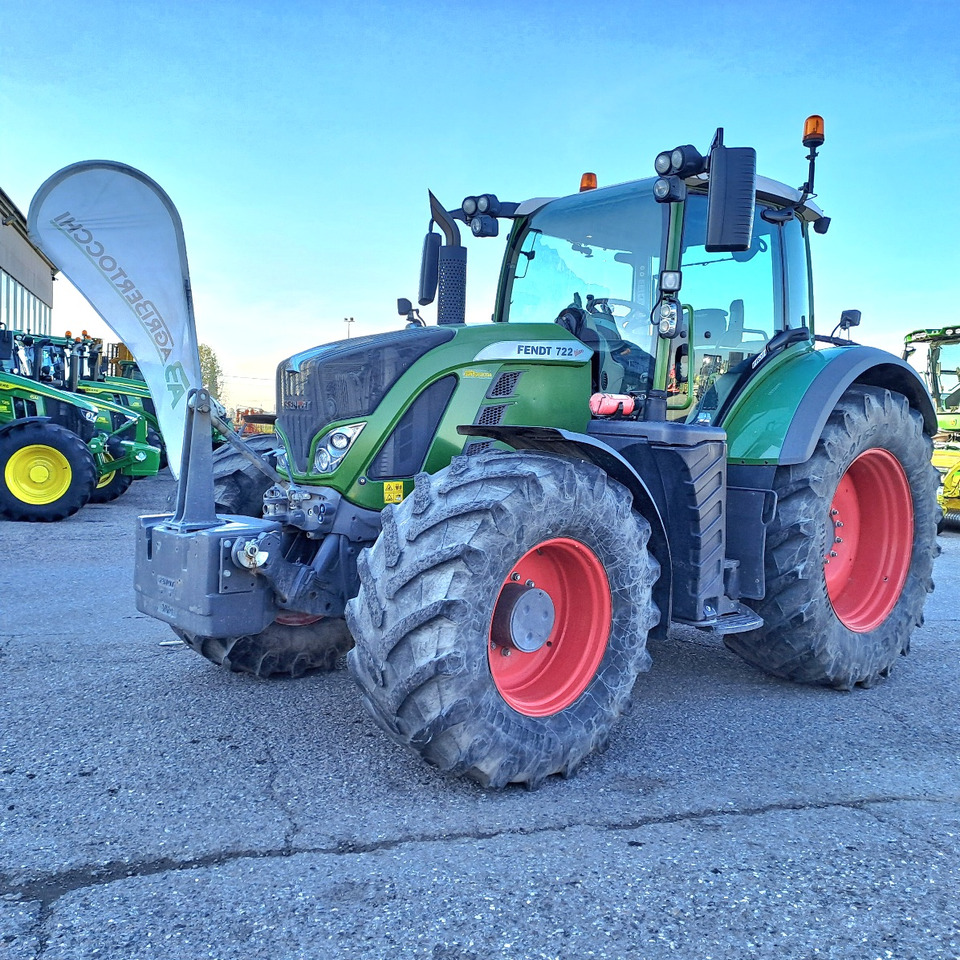 FENDT 720 VARIO PROFI - Трактор: снимка 1 FENDT 720 VARIO PROFI - Трактор: снимка 1