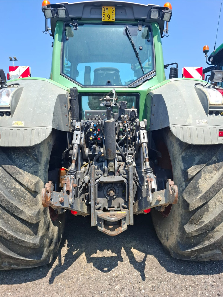 FENDT 828 VARIO PROFIPLUS - Трактор: снимка 3 FENDT 828 VARIO PROFIPLUS - Трактор: снимка 3