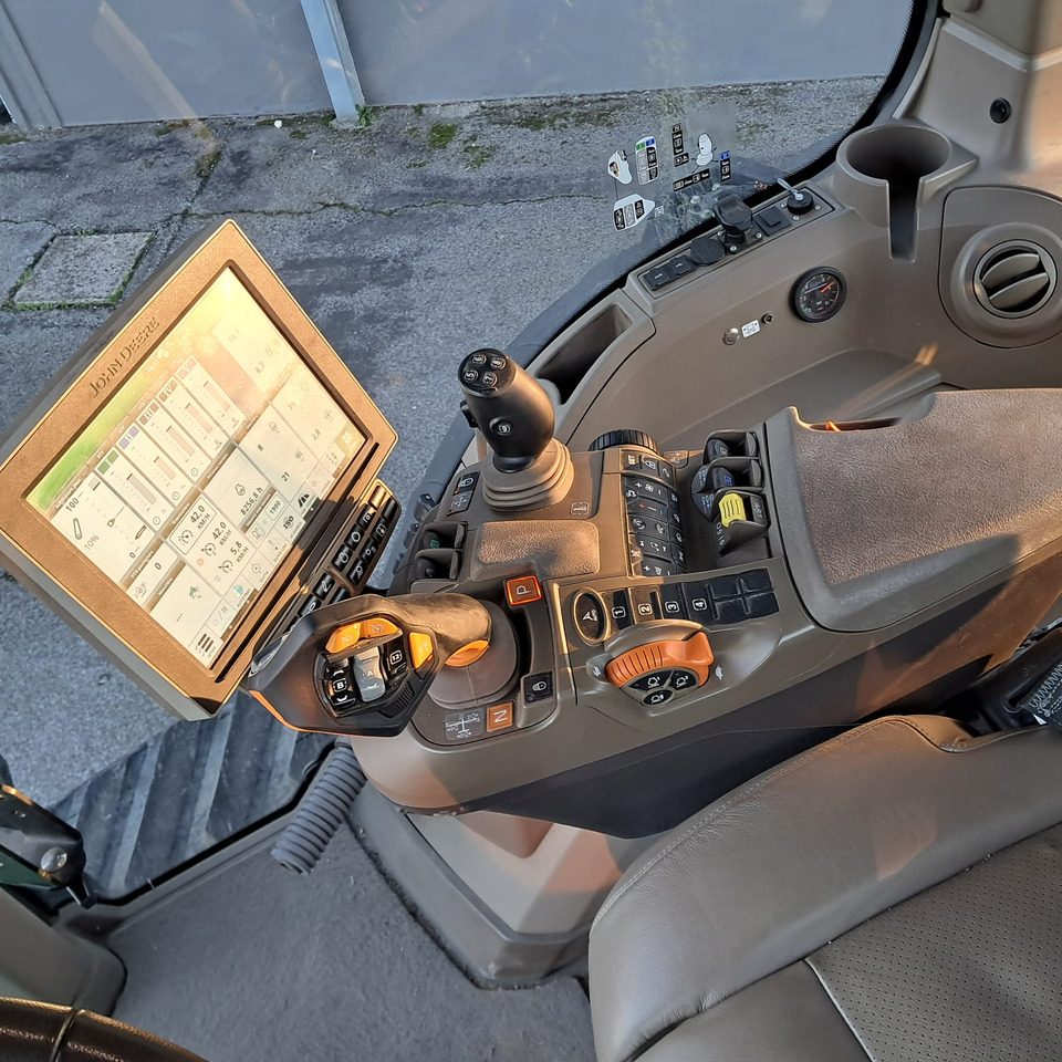 Трактор JHON DEERE 8RT 370: снимка 9