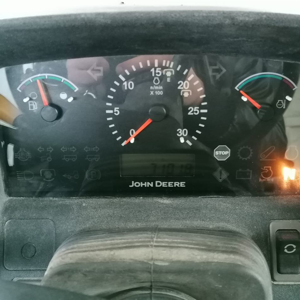 JOHN DEERE 5070 M - Трактор: снимка 5 JOHN DEERE 5070 M - Трактор: снимка 5