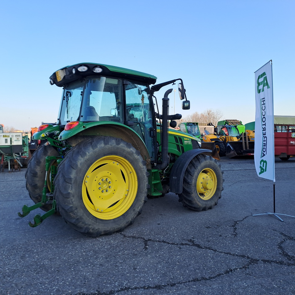 JOHN DEERE 5125R - Трактор: снимка 2 JOHN DEERE 5125R - Трактор: снимка 2