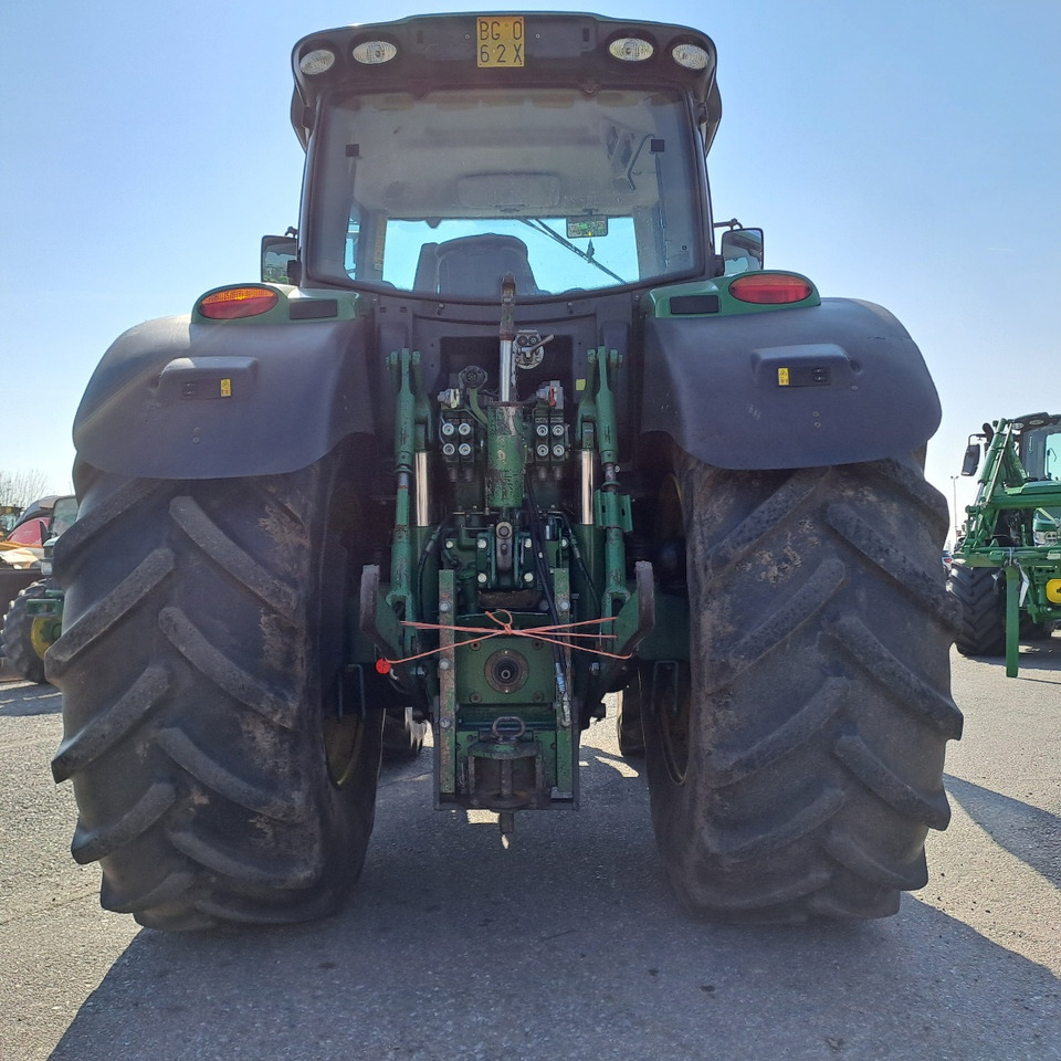 JOHN DEERE 6210R - Трактор: снимка 4 JOHN DEERE 6210R - Трактор: снимка 4