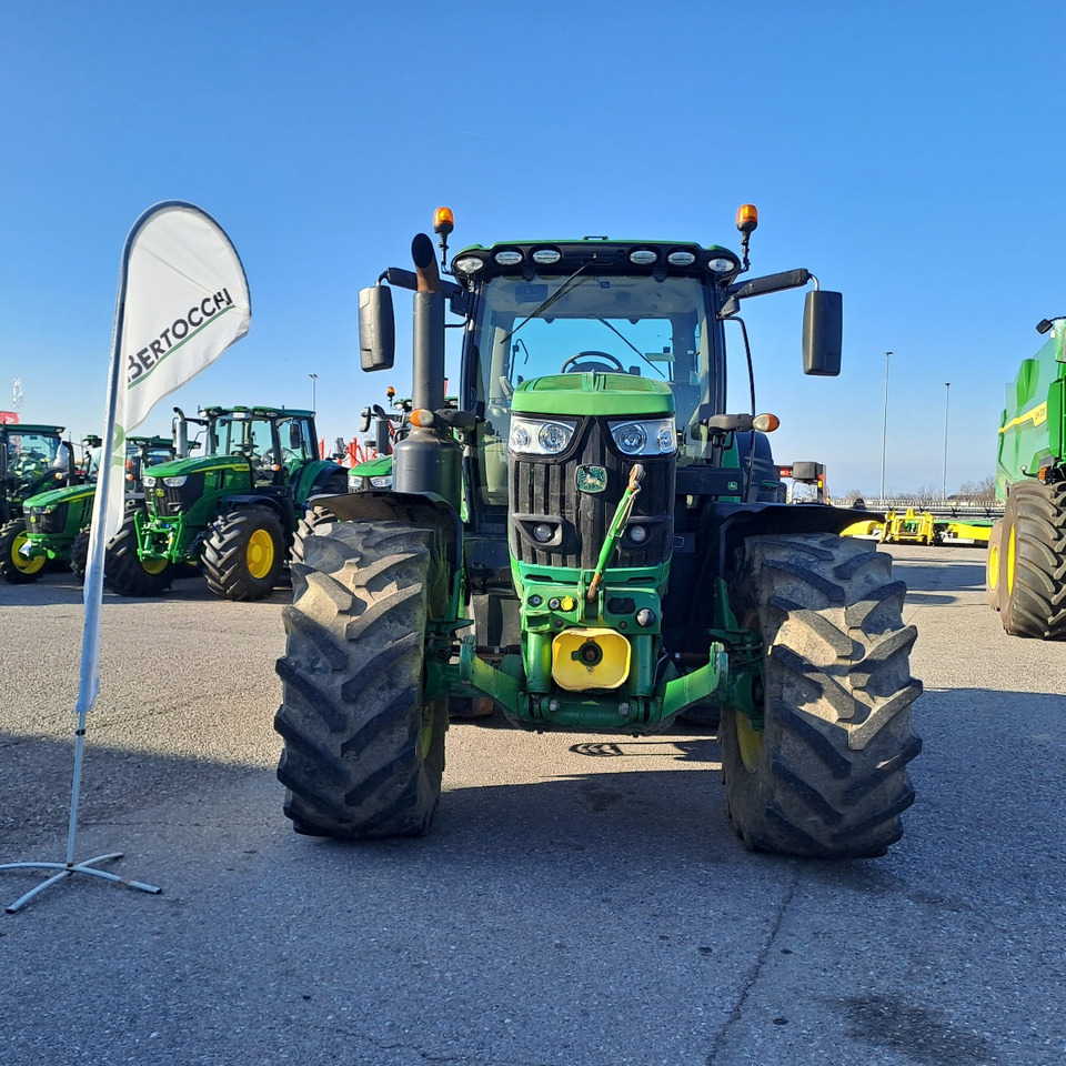 JOHN DEERE 6215R - Трактор: снимка 2 JOHN DEERE 6215R - Трактор: снимка 2
