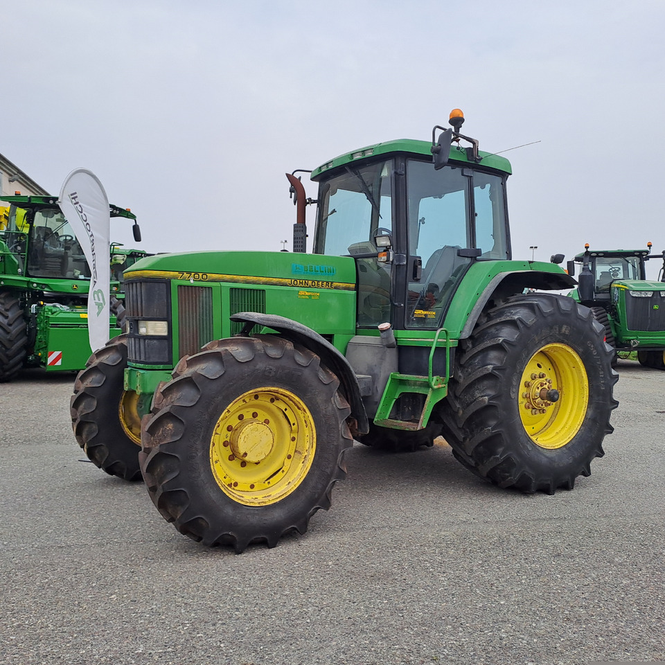 JOHN DEERE 7700 - Трактор: снимка 1 JOHN DEERE 7700 - Трактор: снимка 1