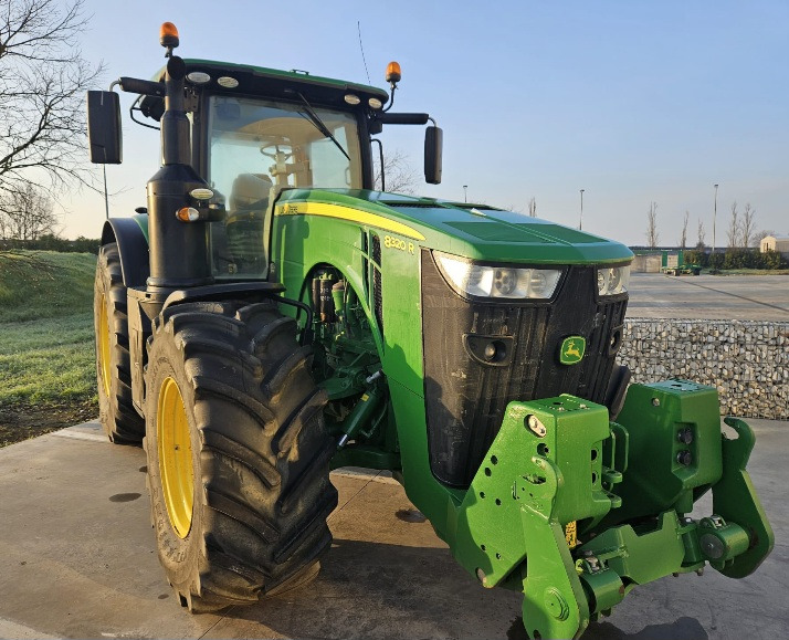 JOHN DEERE 8320R - Трактор: снимка 3 JOHN DEERE 8320R - Трактор: снимка 3