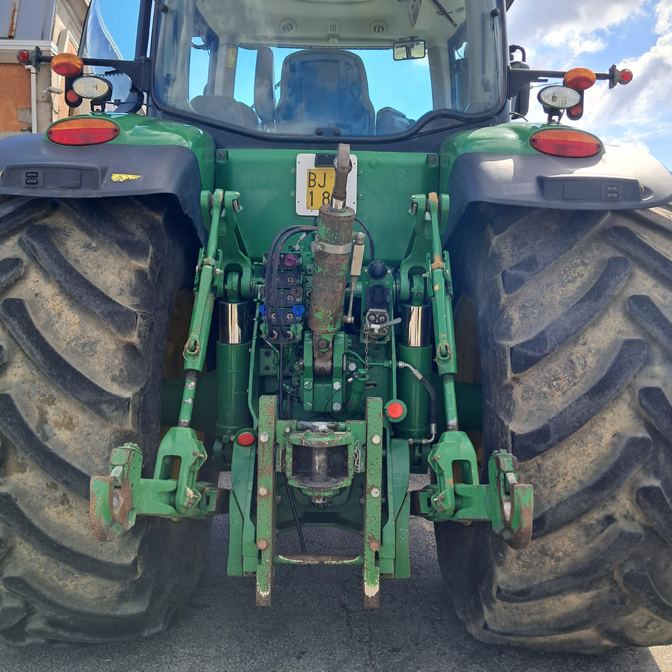 JOHN DEERE 8345 R - Трактор: снимка 4 JOHN DEERE 8345 R - Трактор: снимка 4