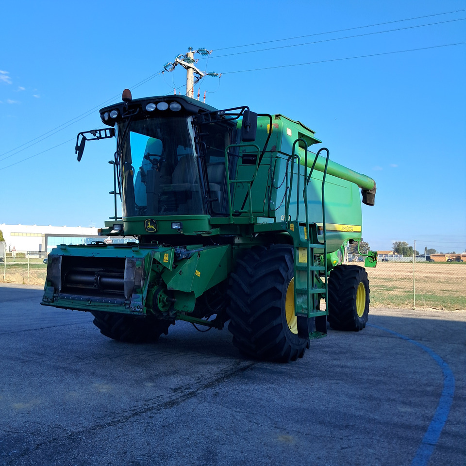 JOHN DEERE C670 - Зърнокомбайн: снимка 1 JOHN DEERE C670 - Зърнокомбайн: снимка 1