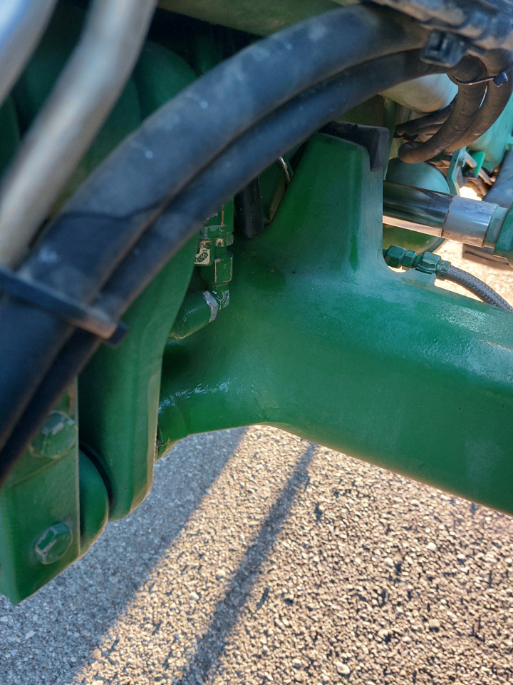 JOHN DEEREE 6210R - Трактор: снимка 3 JOHN DEEREE 6210R - Трактор: снимка 3