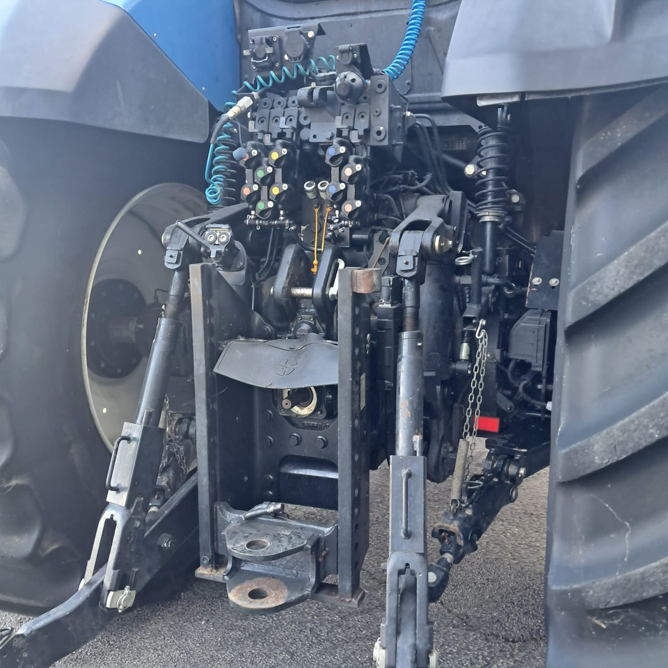 NEW HOLLAND T7 HD - Трактор: снимка 5 NEW HOLLAND T7 HD - Трактор: снимка 5