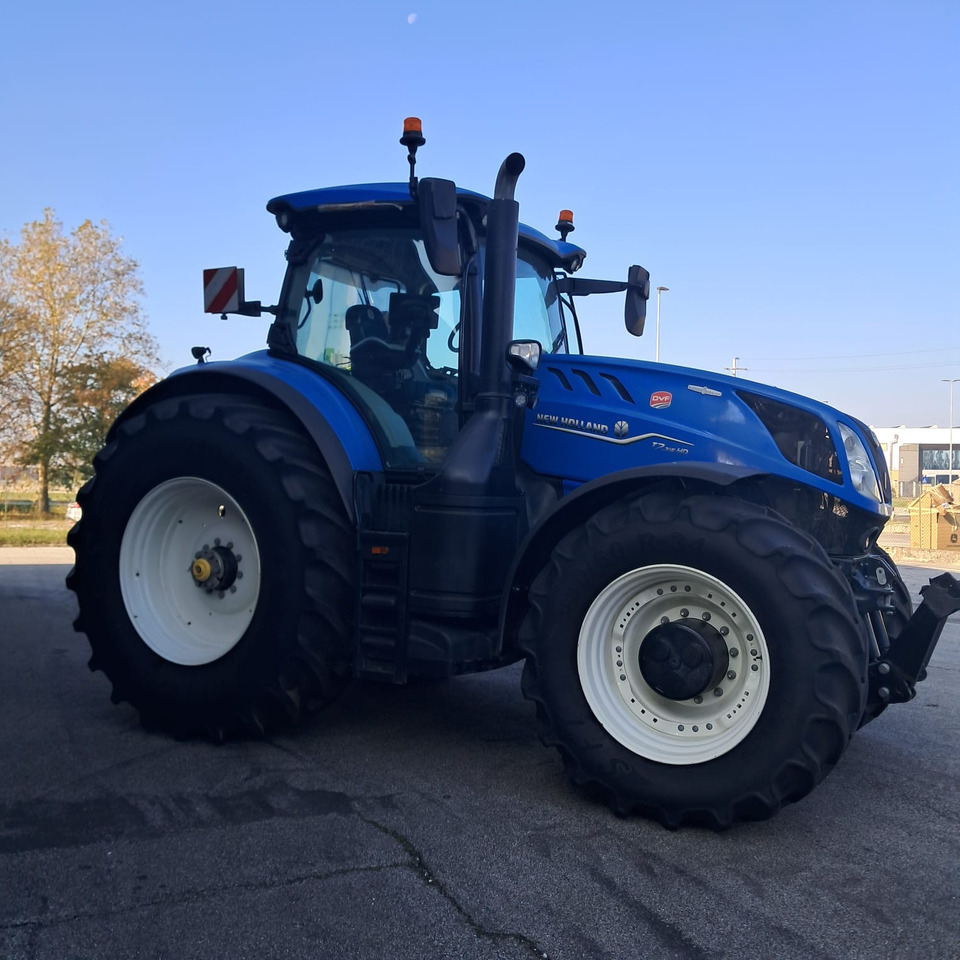 NEW HOLLAND T7 HD - Трактор: снимка 1 NEW HOLLAND T7 HD - Трактор: снимка 1