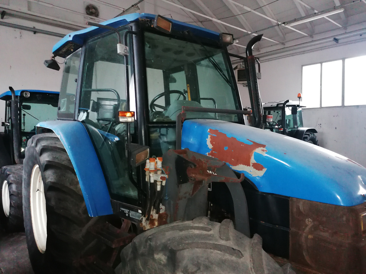 NEW HOLLAND TL 90 - Трактор: снимка 1 NEW HOLLAND TL 90 - Трактор: снимка 1