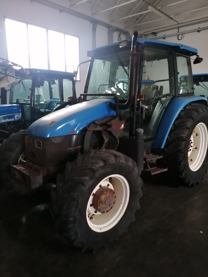 NEW HOLLAND TL 90 - Трактор: снимка 2 NEW HOLLAND TL 90 - Трактор: снимка 2