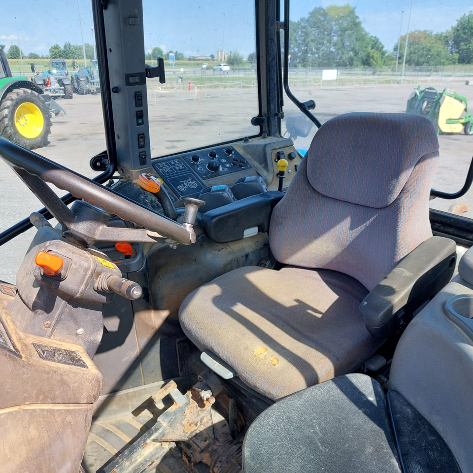 NEW HOLLAND TM 190 - Трактор: снимка 2 NEW HOLLAND TM 190 - Трактор: снимка 2
