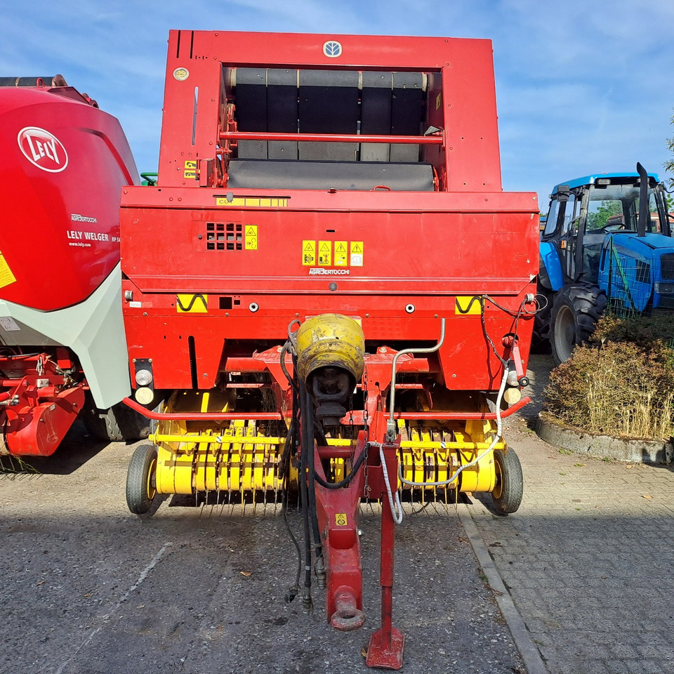ROTOPRESSA NEW HOLLAND 658 - Рулонна сламопреса: снимка 3 ROTOPRESSA NEW HOLLAND 658 - Рулонна сламопреса: снимка 3