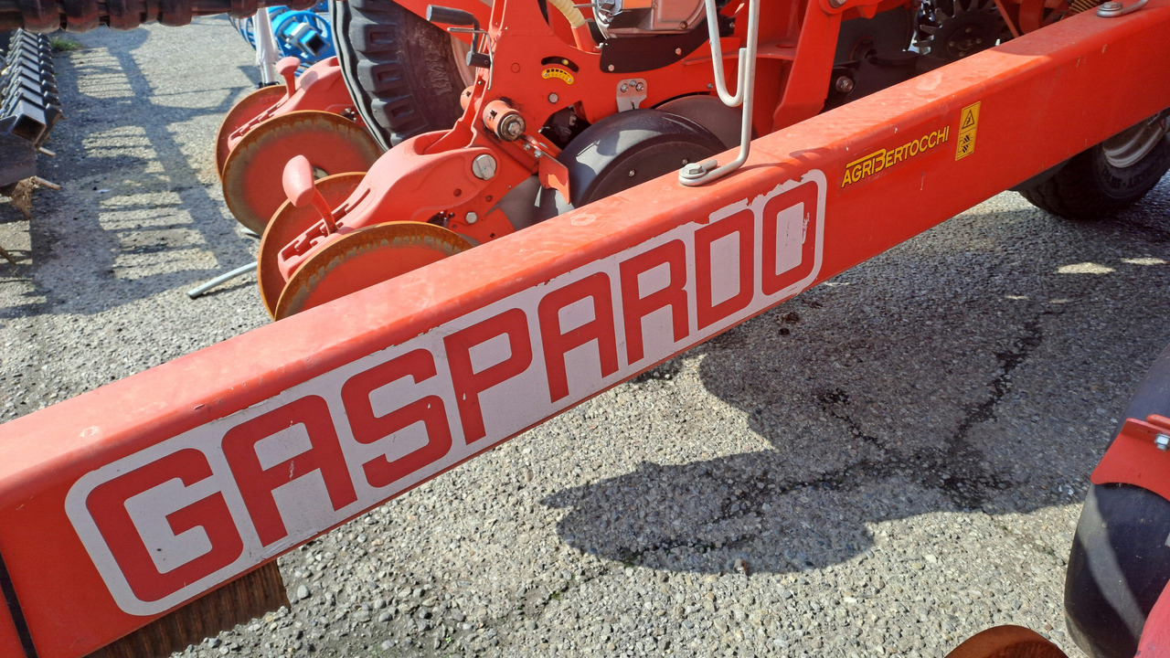 SEMINATRICE DI PRECISIONE GASPARDO RENATA 8 ROWS - Прецизна сеялка: снимка 3 SEMINATRICE DI PRECISIONE GASPARDO RENATA 8 ROWS - Прецизна сеялка: снимка 3