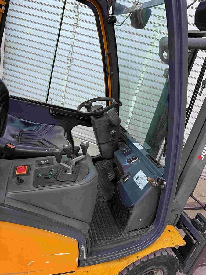 Газокар Gabelstapler JUNGHEINRICH, mit Gasantrieb: снимка 6 Газокар Gabelstapler JUNGHEINRICH, mit Gasantrieb: снимка 6