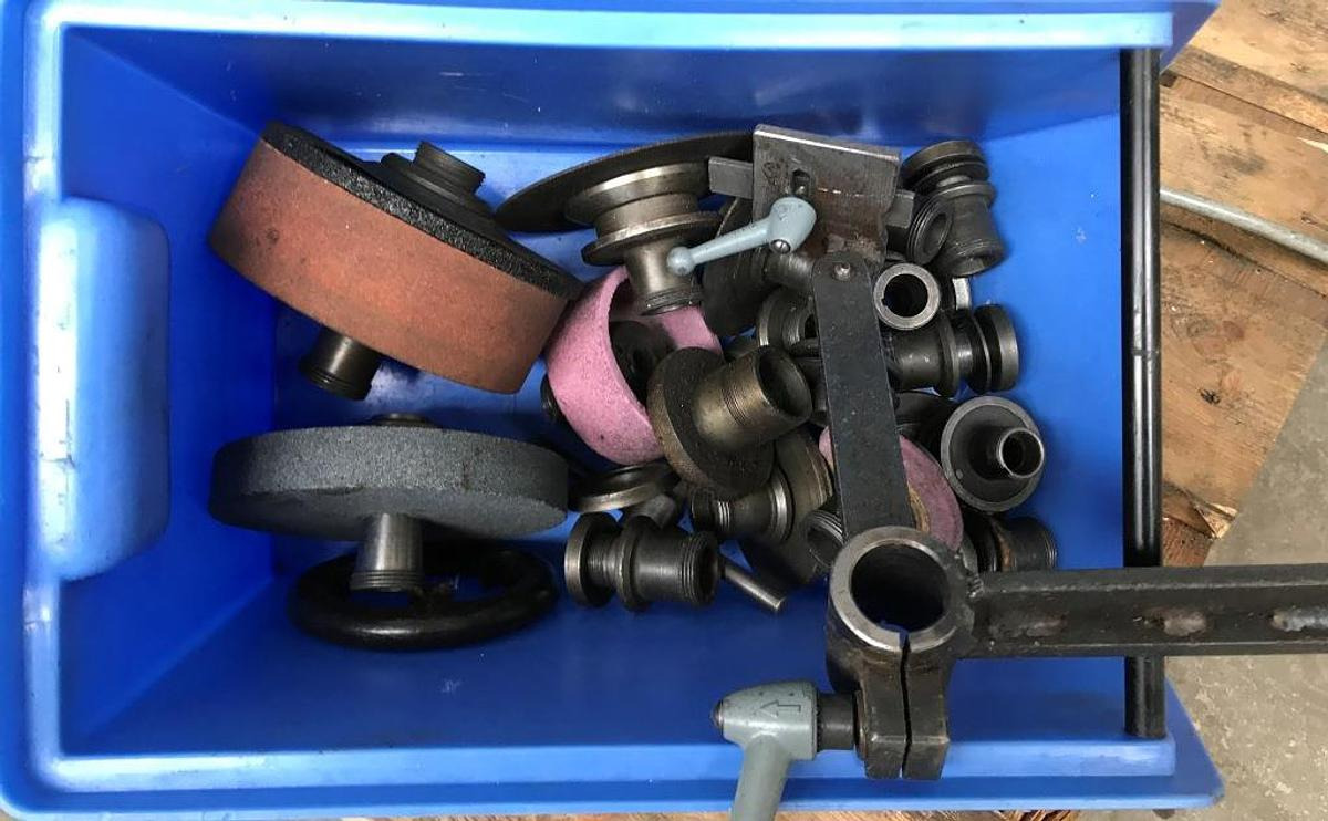 Universal-Werkzeugschleifmaschine DECKEL - Металообработваща машина: снимка 4 Universal-Werkzeugschleifmaschine DECKEL - Металообработваща машина: снимка 4