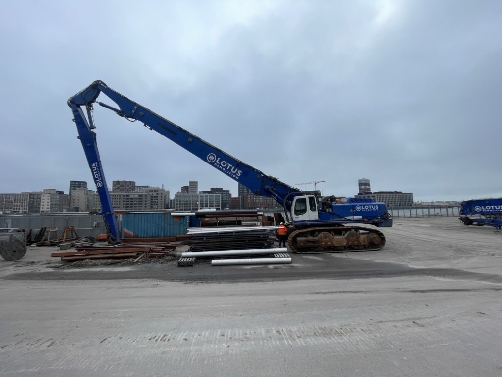 Liebherr R 974 C UHD Demolition 41m, 2 booms - Багер за разрушаване: снимка 1 Liebherr R 974 C UHD Demolition 41m, 2 booms - Багер за разрушаване: снимка 1