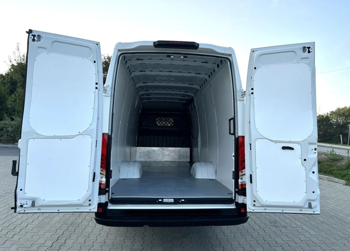 Товарен бус Iveco Daily L4H2 MAX Blizniak Hi-Matic 123 tys przebieg JAK NOWY Klimatronic: снимка 6