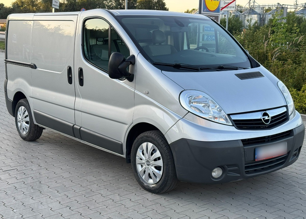 Opel Vivaro 2.0 DCI 115KM 2014 Rok Klimatyzacja Nawigacja BEZWYPADKOWY - Товарен бус: снимка 3 Opel Vivaro 2.0 DCI 115KM 2014 Rok Klimatyzacja Nawigacja BEZWYPADKOWY - Товарен бус: снимка 3