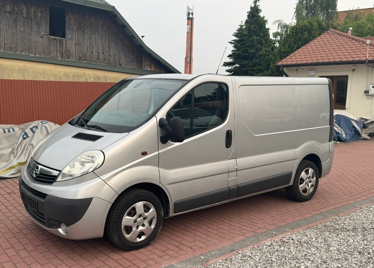 Opel Vivaro L1H1 Blaszak 3 osobowy Klimatyzacja - Товарен бус: снимка 1 Opel Vivaro L1H1 Blaszak 3 osobowy Klimatyzacja - Товарен бус: снимка 1