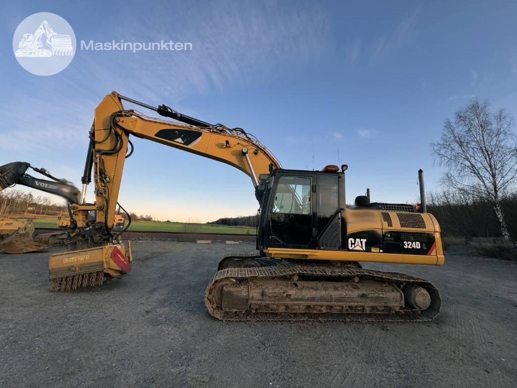 CAT 324 D L - Верижен багер: снимка 2 CAT 324 D L - Верижен багер: снимка 2
