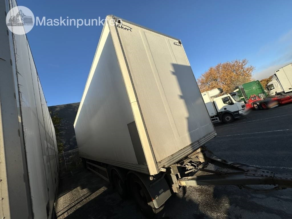 Ekeri L/L-4 Skåpsläp med öppningsbar sida - Затворена каросерия ремарке: снимка 3 Ekeri L/L-4 Skåpsläp med öppningsbar sida - Затворена каросерия ремарке: снимка 3