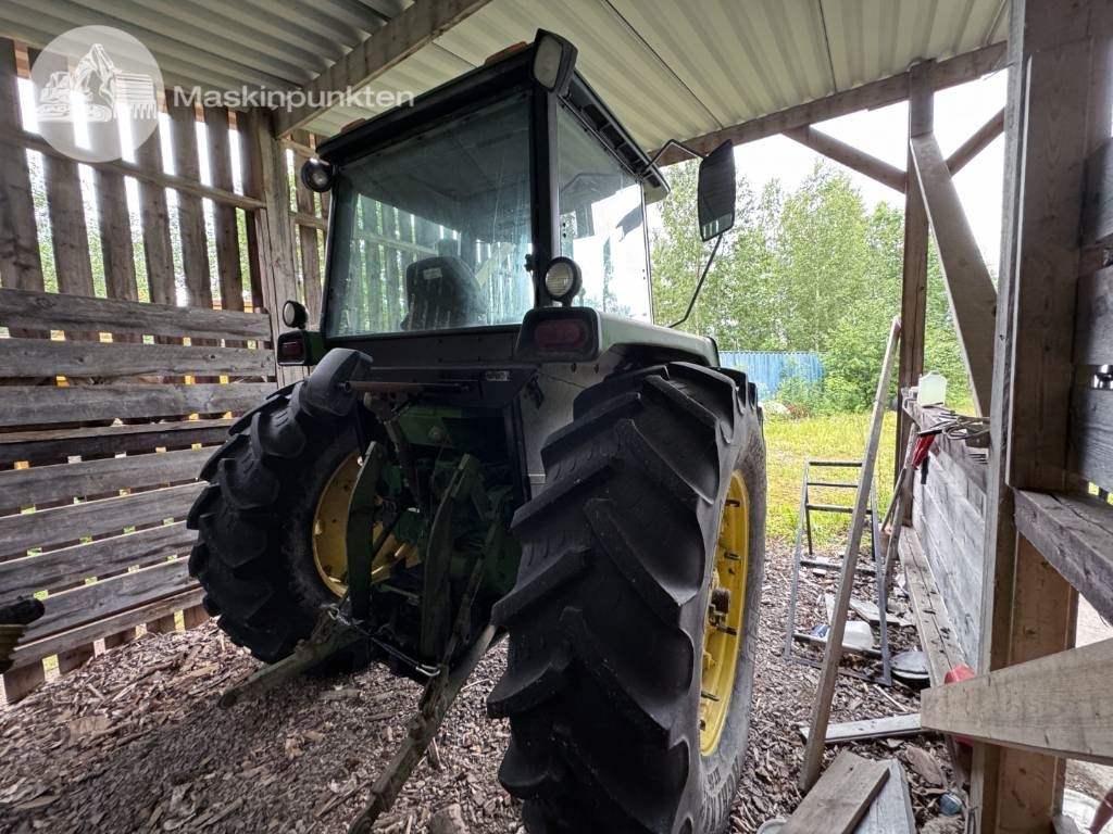 John Deere 4240 QR - Трактор: снимка 3 John Deere 4240 QR - Трактор: снимка 3