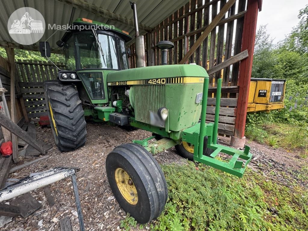John Deere 4240 QR - Трактор: снимка 4 John Deere 4240 QR - Трактор: снимка 4