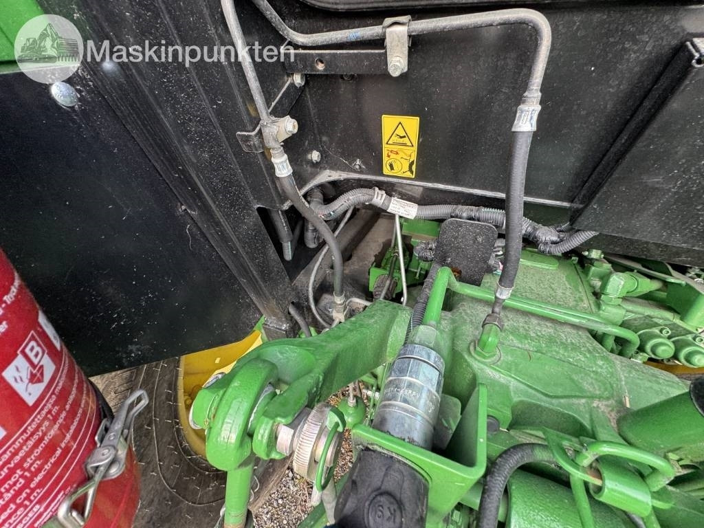 Трактор John Deere 5075 E: снимка 15