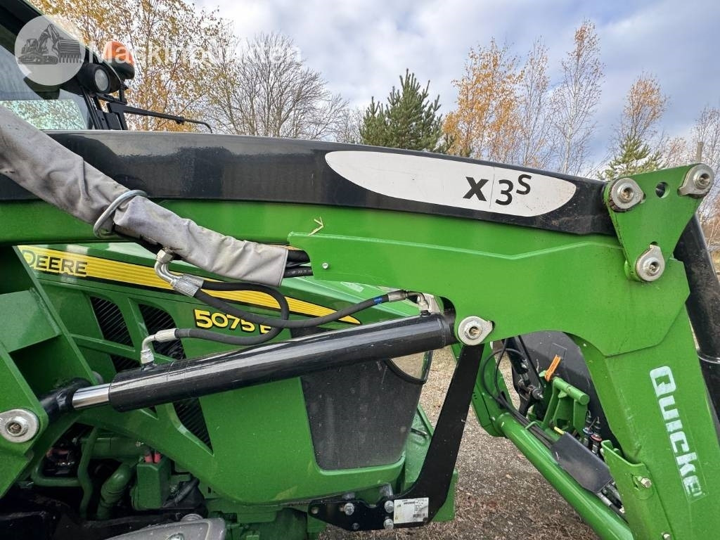 Трактор John Deere 5075 E: снимка 24
